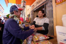 Quiroga promete un cambio radical y dejar atrás la crisis si gana comicios presidenciales en Bolivia