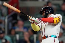 Baldwin y Ozuna conducen a Bravos a victoria 8-6 sobre Marlins