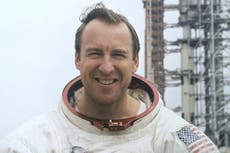 James Lovell, líder de la misión lunar Apolo 13, muere a los 97 años