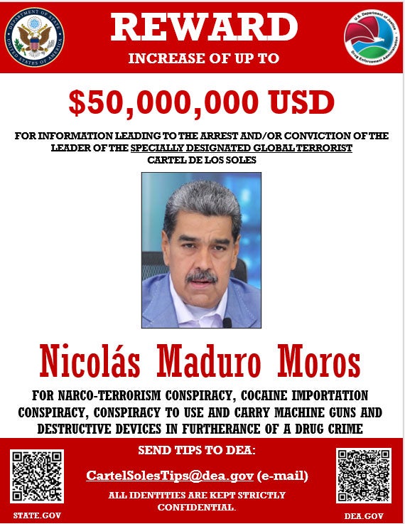 Maduro fue acusado en un tribunal federal de Manhattan en 2020, durante la primera presidencia de Trump, junto con varios aliados cercanos por cargos federales de narcoterrorismo y conspiración para importar cocaína. En ese momento, los EE.UU. ofrecieron una recompensa de $15 millones por su detención
