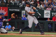 Giancarlo Stanton de los Yankees esta cerca de regresar al jardín por primera vez en casi dos años