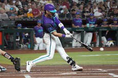 Alexander impulsa 4, Carroll conecta jonrón de 2 vueltas y Diamondbacks vencen 6-1 a Rockies