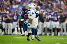 Richardson, quarterback de Colts, vuelve a entrenamientos 2 días después de dislocarse el meñique