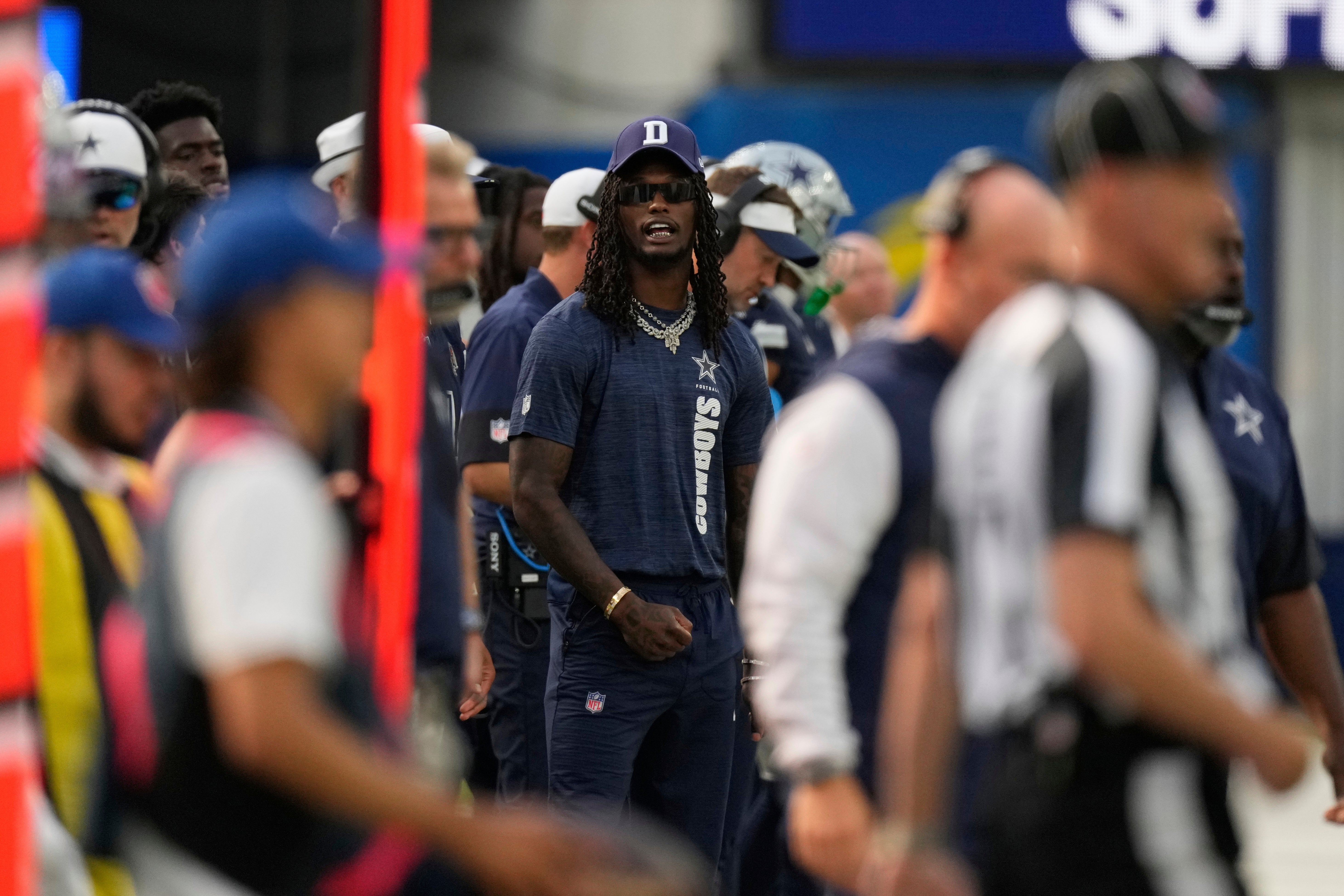 COWBOYS RAMS
