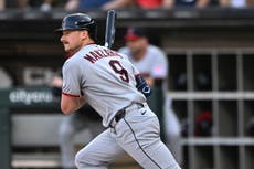 Kayfus conecta su 1er jonrón en las mayores; Guardianes se imponen 3-1 a Medias Blancas