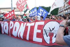 Miles marchan contra plan de construir puente que conecte Sicilia con Italia continental