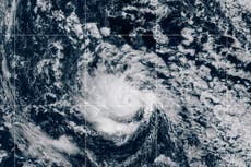 Henriette se fortalece hasta convertirse en huracán; no es amenaza para tierra