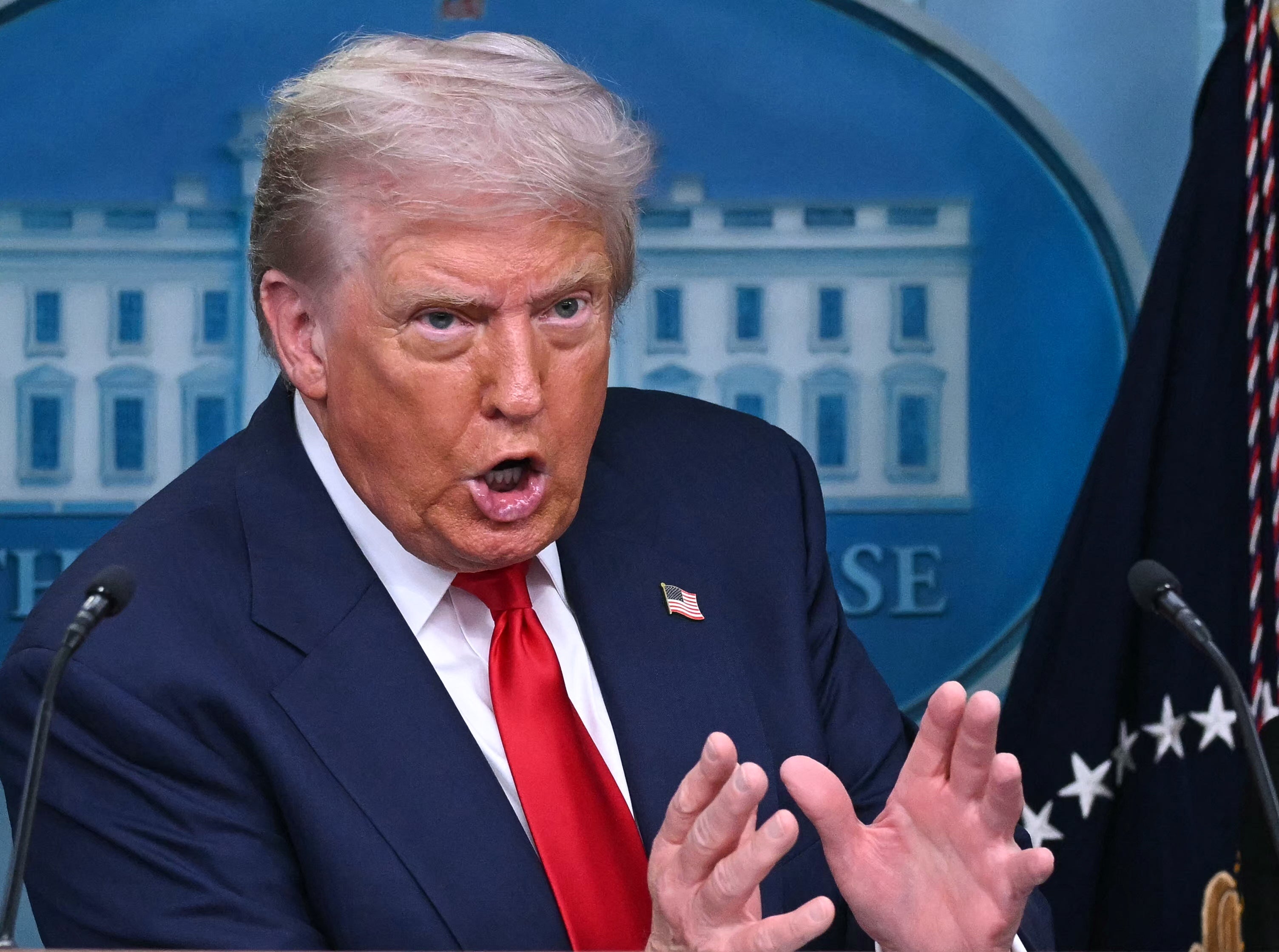 El presidente Donald Trump pareció confundir Rusia con Alaska durante una rueda de prensa el lunes