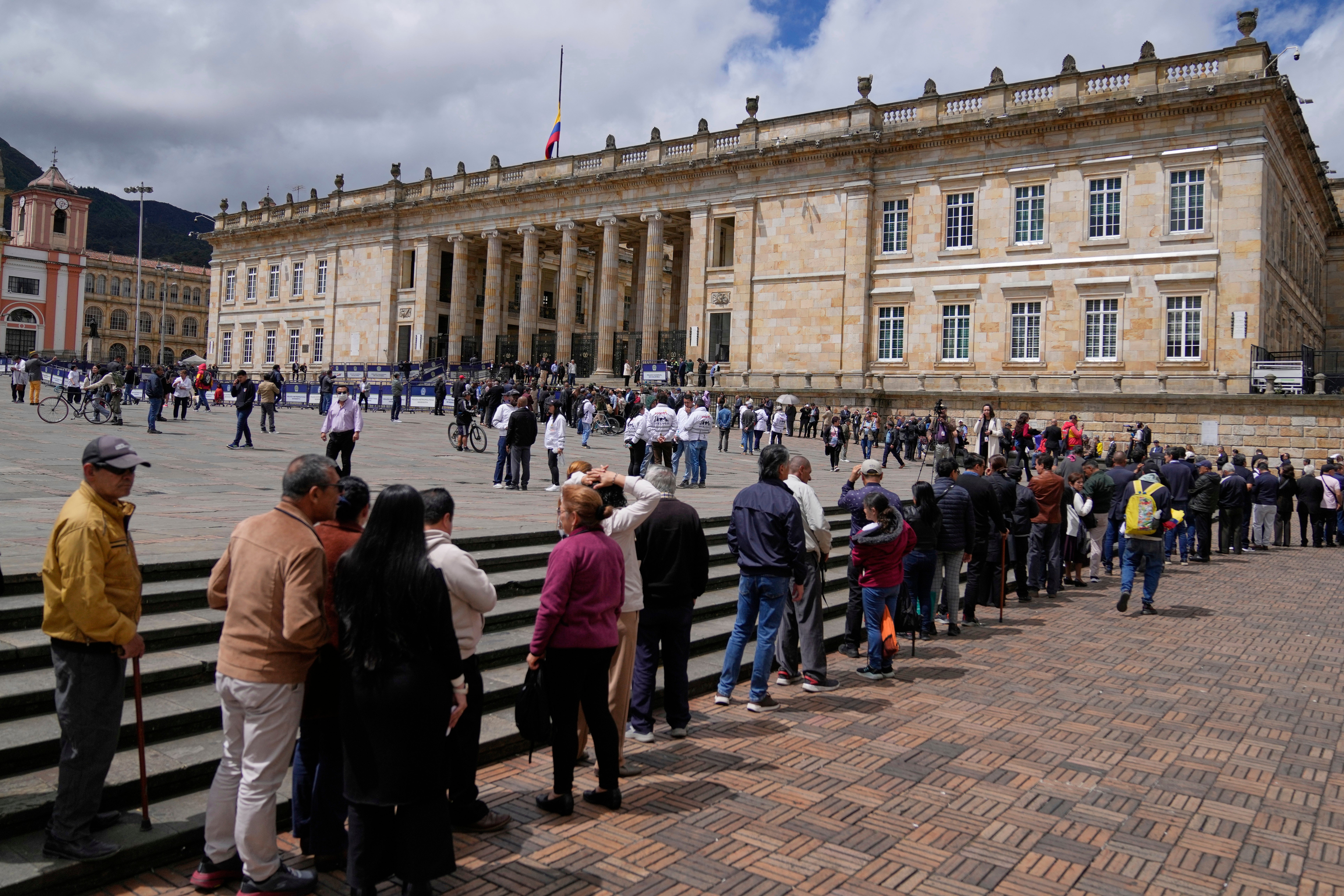 COLOMBIA-SENADOR BALEADO