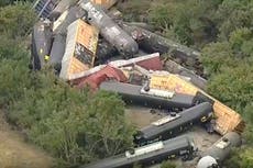 Se descarrilan 35 vagones de tren de Union Pacific cerca de localidad de Texas; no hay heridos