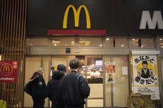 Una promoción de cartas Pokémon en Cajitas Felices de McDonald's Japón termina mal