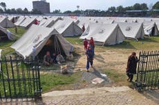 Mortero mata a dos niños y su madre en noroeste de Pakistán, donde tropas combaten a insurgentes