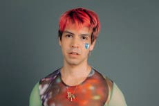 Julio Torres: el genio salvadoreño que conquistó Hollywood con comedia surrealista