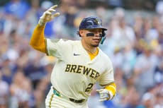 Cerveceros arrollan 12-5 a Piratas y extienden su racha ganadora a 12 juegos
