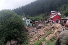 Inundaciones repentinas en Cachemira causan al menos 32 muertos, según India