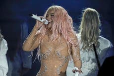 Karol G encabezará el show en la transmisión exclusiva de la NFL por YouTube desde Brasil