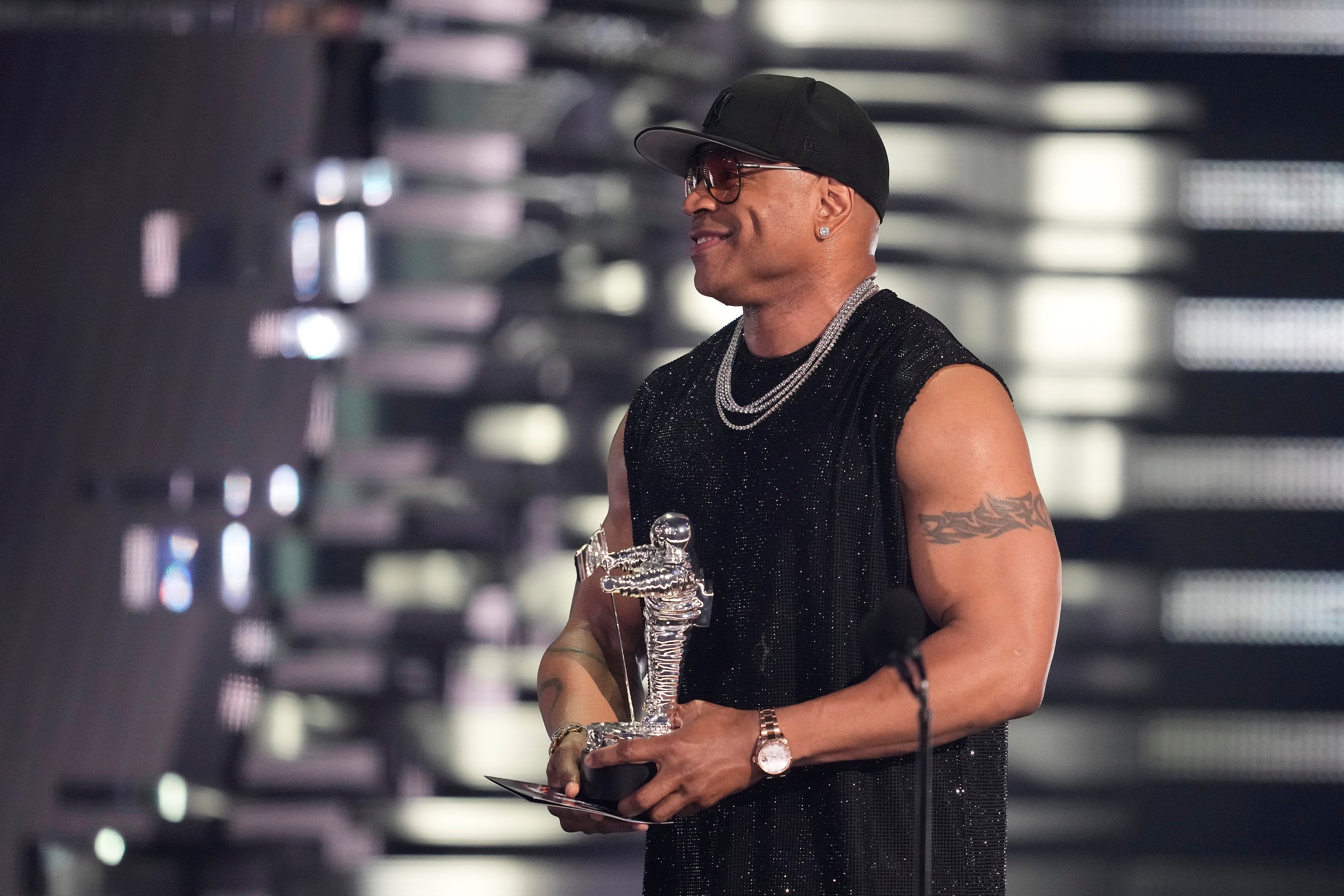 PREMIOS MTV-GUIA