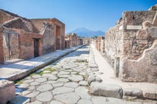 Turista escocés enfrenta fuerte multa por robar piedras en Pompeya