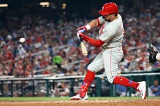 El 43er jonrón de Schwarber guía a Filis a victoria 6-2 sobre Nacionales; Duran se lesiona en el 9º