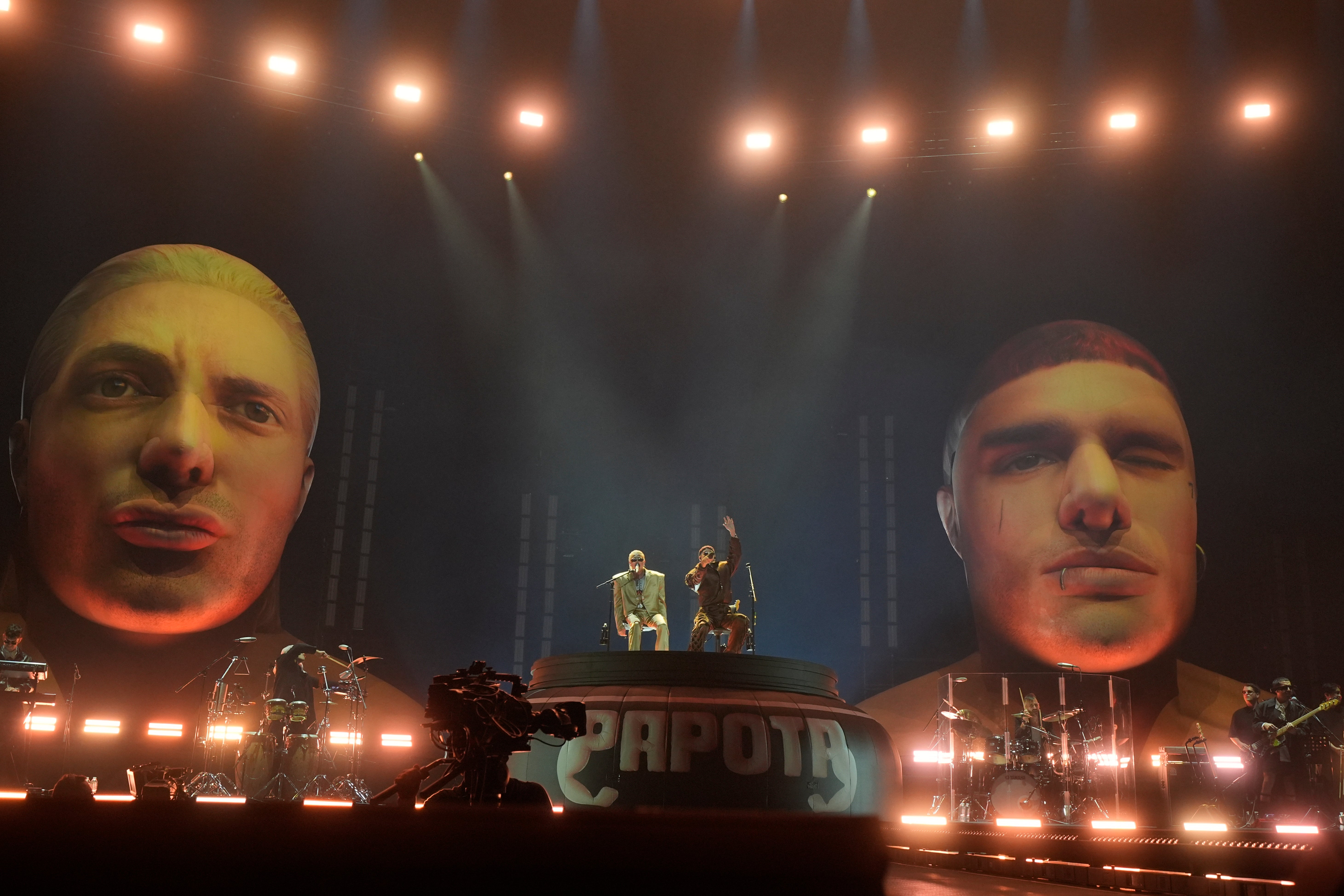 CA7RIEL & PACO AMOROSO