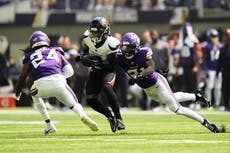 Eagles adquieren a Metchie III de los Texans a cambio de Harrison Bryant, según fuente AP