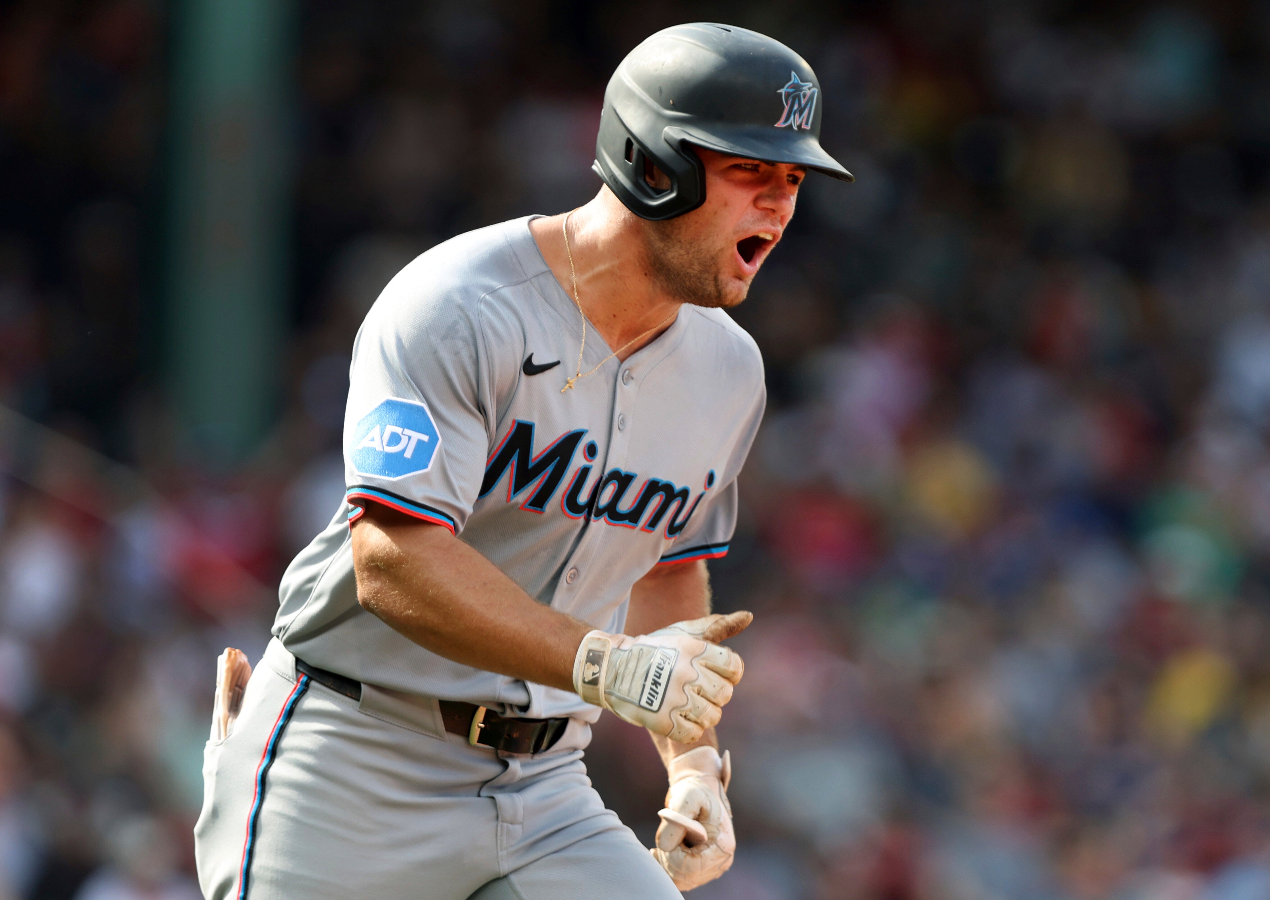 MARLINS MEDIAS ROJAS
