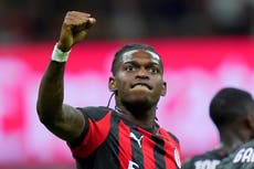 Leão y Pulisic anotan en victoria 2-0 del AC Milan ante Bari en la Copa de Italia