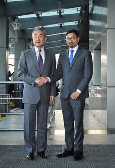 Se reúnen en Nueva Delhi cancilleres de India y China en busca de relajar tensiones