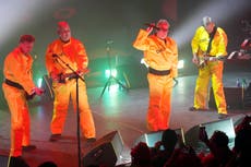 El legado incomprendido de Devo en el art-rock es explorado en un nuevo documental