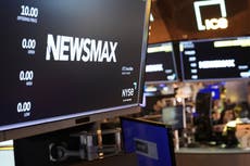 Cadena conservadora Newsmax acuerda pagar $67 millones en caso de difamación electoral