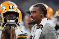 El quarterback Jordan Love regresa a los entrenamientos de los Packers tras cirugía en el pulgar