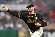 Skenes brilla y los Piratas aprovechan errores de Azulejos para ganar 5-2