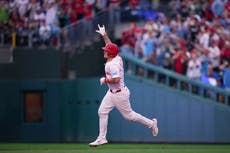 Turner y Harper lideran a los Phillies en victoria 12-siete sobre los Mariners