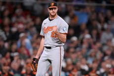 Rogers y Henderson lideran a los Orioles en una victoria 6-3 sobre los Medias Rojas