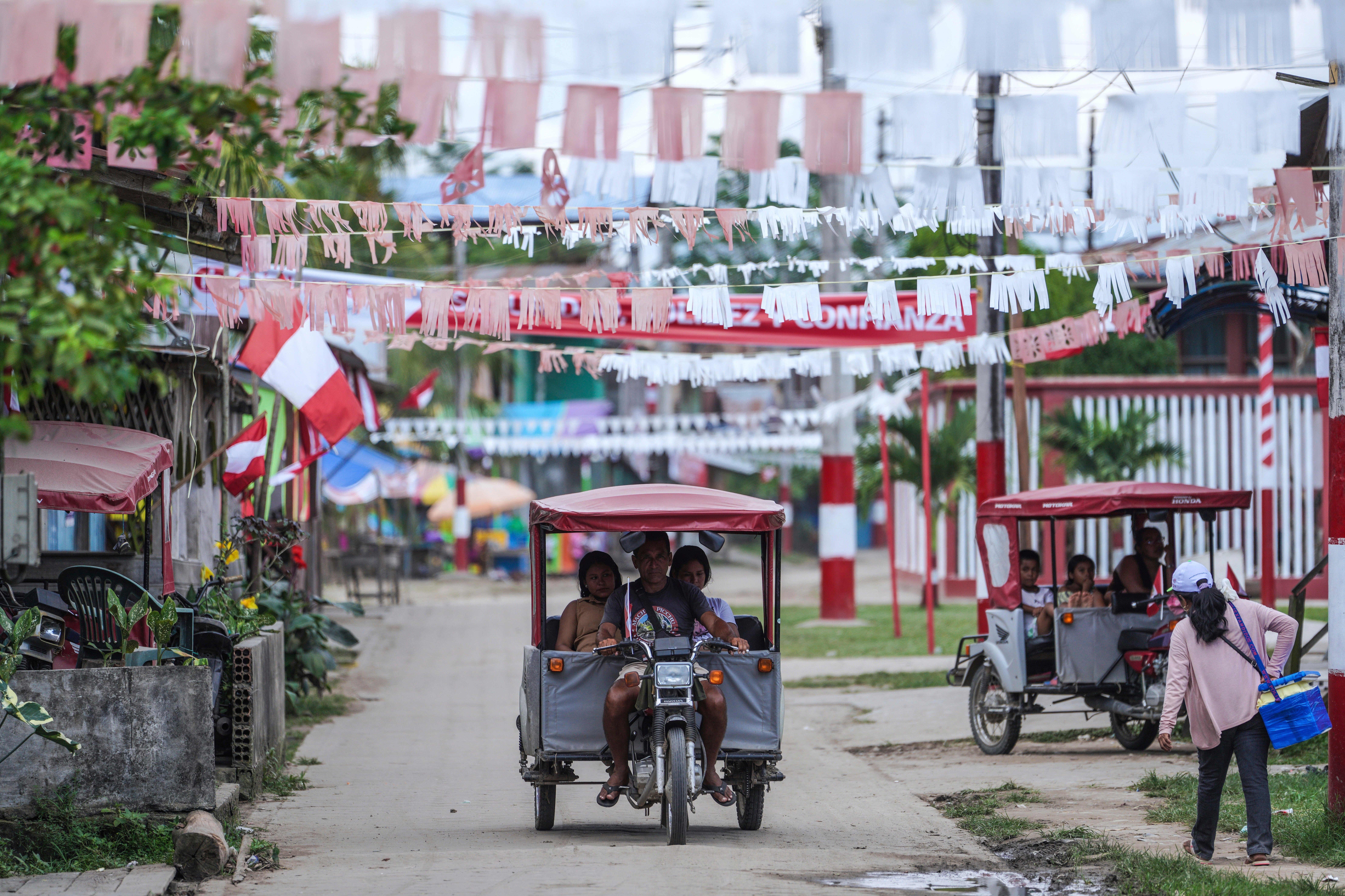 Una isla llena de carencias sobre el río Amazonas es el centro de una disputa entre Perú y Colombia