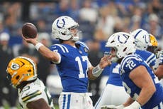 Colts nombran a Daniel Jones como quarterback titular para el día inaugural