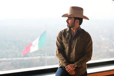 Joss Favela hace crecer su círculo de amigos en “Mis Compas Vol. 2”