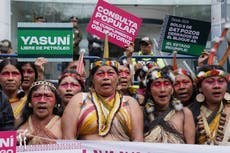 Activistas e indígenas amazónicos llegan a Quito. Exigen fin de extracción petrolera en la selva