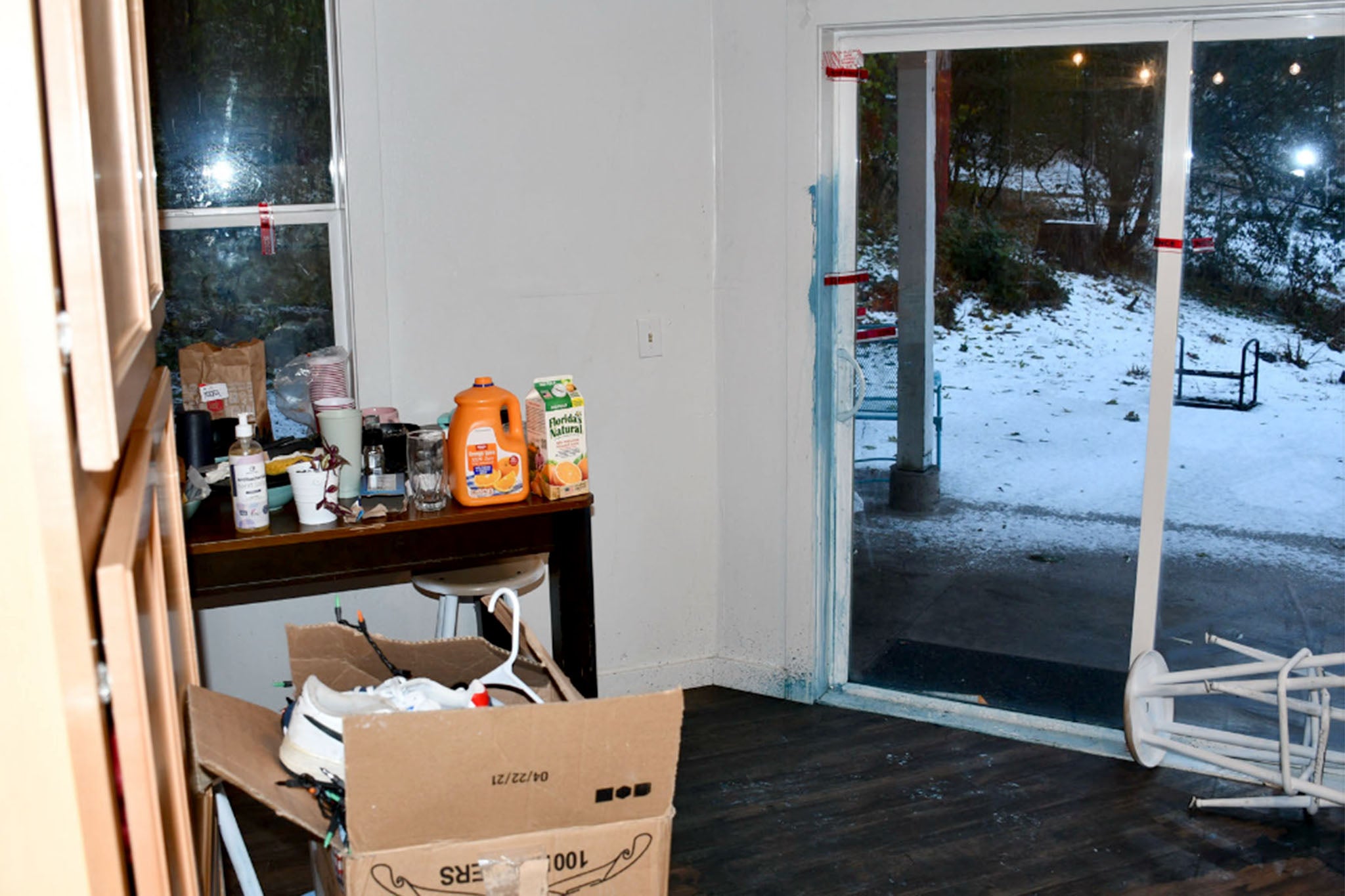 Los fiscales dicen que Kohberger se coló en la casa por la puerta corredera de cristal y asesinó a los estudiantes