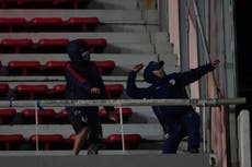 Buenos Aires prohibe ingreso a sus estadios de hinchas U de Chile por desmanes en Copa Sudamericana