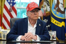 Detalle en nuevo retrato de Trump en la Casa Blanca es objeto de burlas despiadadas