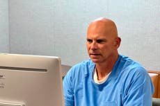 Lyle Menendez debe permanecer en prisión por asesinatos de 1989, dice junta de libertad condicional