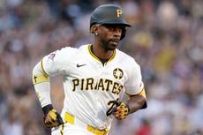 Piratas vencen a Rockies 5-1 con jonrones de 2 carreras de McCutchen y Triolo