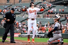 Henderson, Vázquez y Rogers impulsan a los Orioles a victoria 3-2 sobre Astros