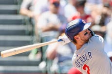 Cachorros vencen 4-3 a los Angelinos y completan barrida en serie de tres juegos