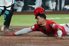 Steer batea un jonrón de tres carreras y los Rojos vencen 6-1 a los Diamondbacks