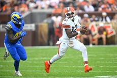 Kevin Stefanski defiende manejo de Shedeur Sanders tras final de pretemporada de los Browns