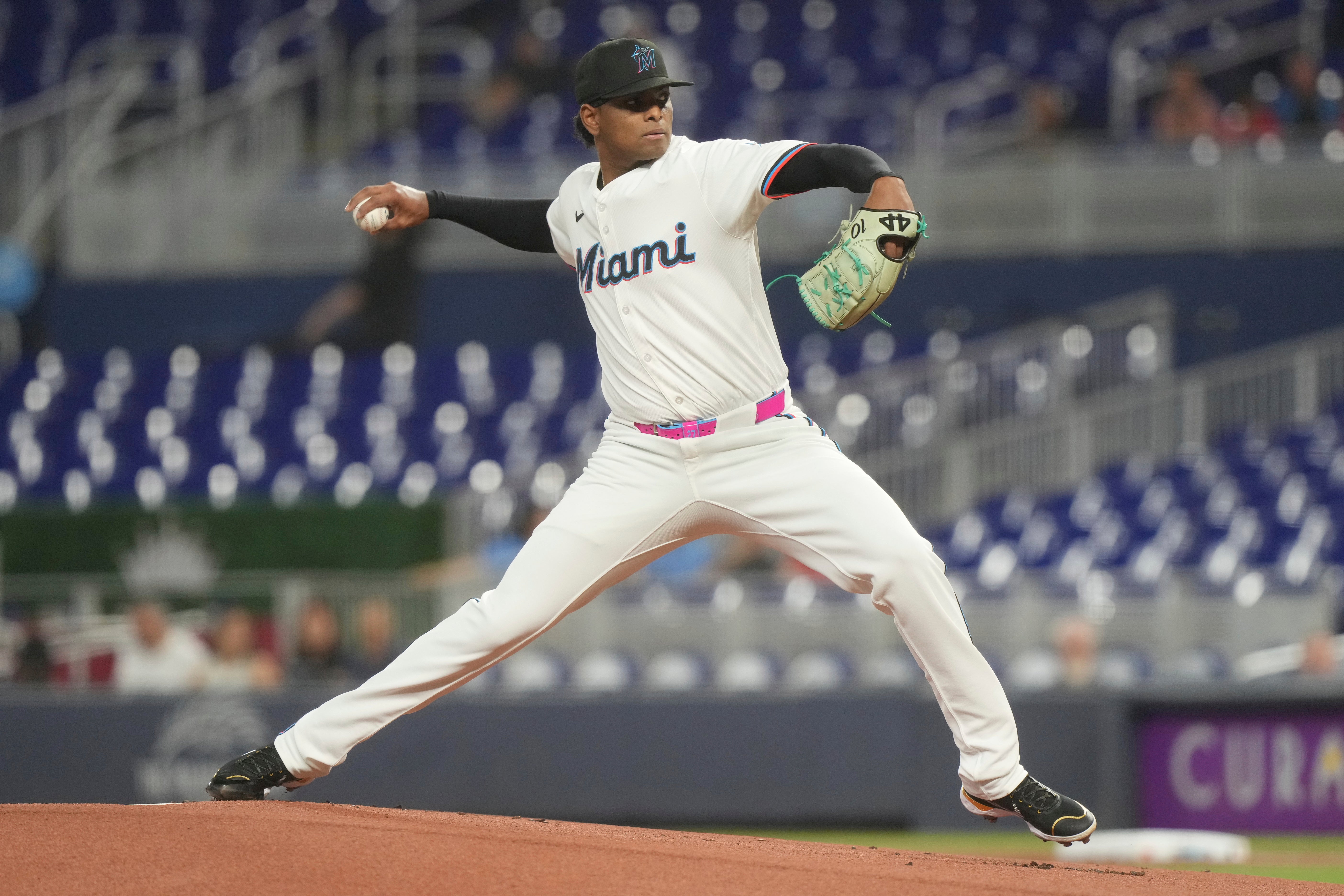 BRAVOS-MARLINS