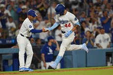 Sheehan brilla y 2 jonrones de Pagés llevan a Dodgers al 1er lugar en su división