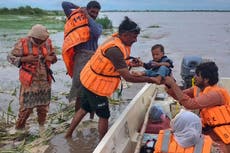 Evacuaciones masivas en el este de Pakistán después de que India libere agua de ríos crecidos